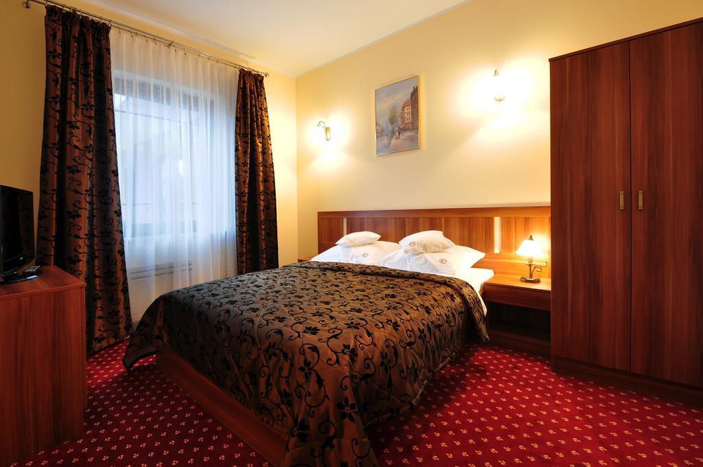 Apartamenty Continental クリニツァ・モルスカ エクステリア 写真